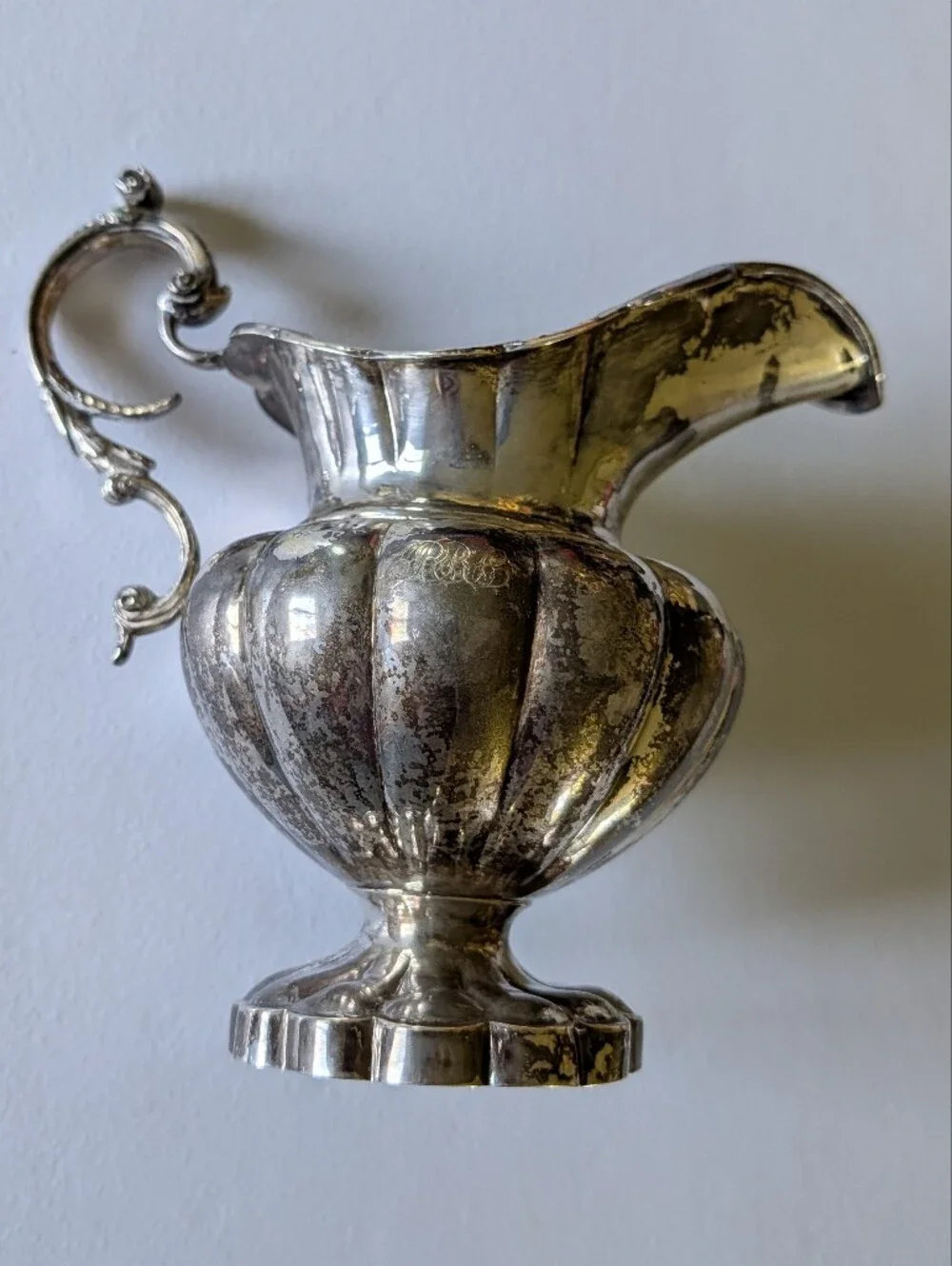 ANTIQUE SILVERPLATED CREAM PITCHER perfect patina - Picture 4 of 9